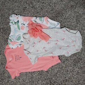 3 piece onsie set with hairbow included, size 3 month